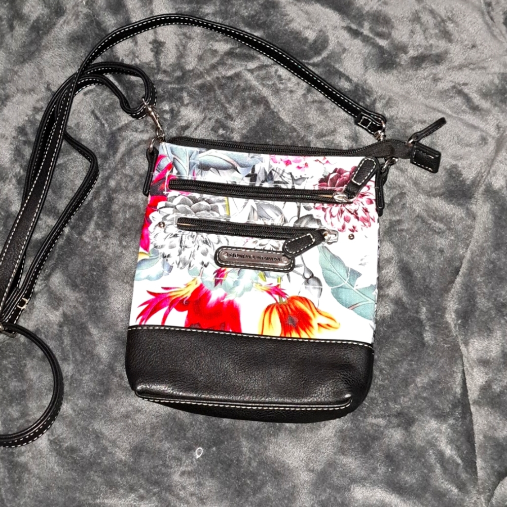 Stone Mountain crossbows purse